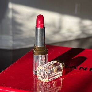 CHANEL Limited 31 Le Rouge / Lipstick